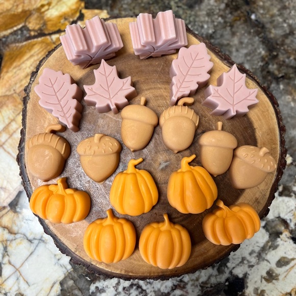 Handcrafted Fall Soaps - Maple leaf soaps, pumpkin soaps, acorn soap 18 soaps - Picture 2 of 2